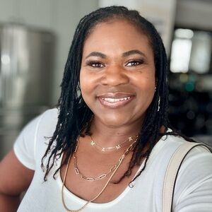 Meet your Posher, Enevelyn